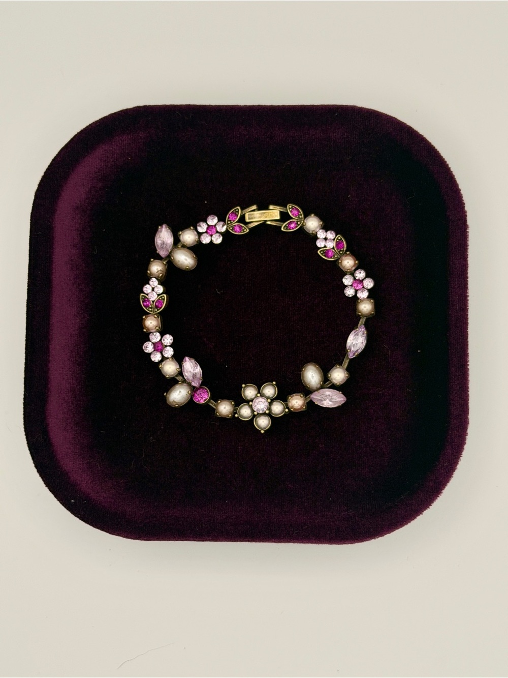 Vintage Liz Claiborne LC Purple Crystal & Faux Pearl Floral Bracelet 7.5”